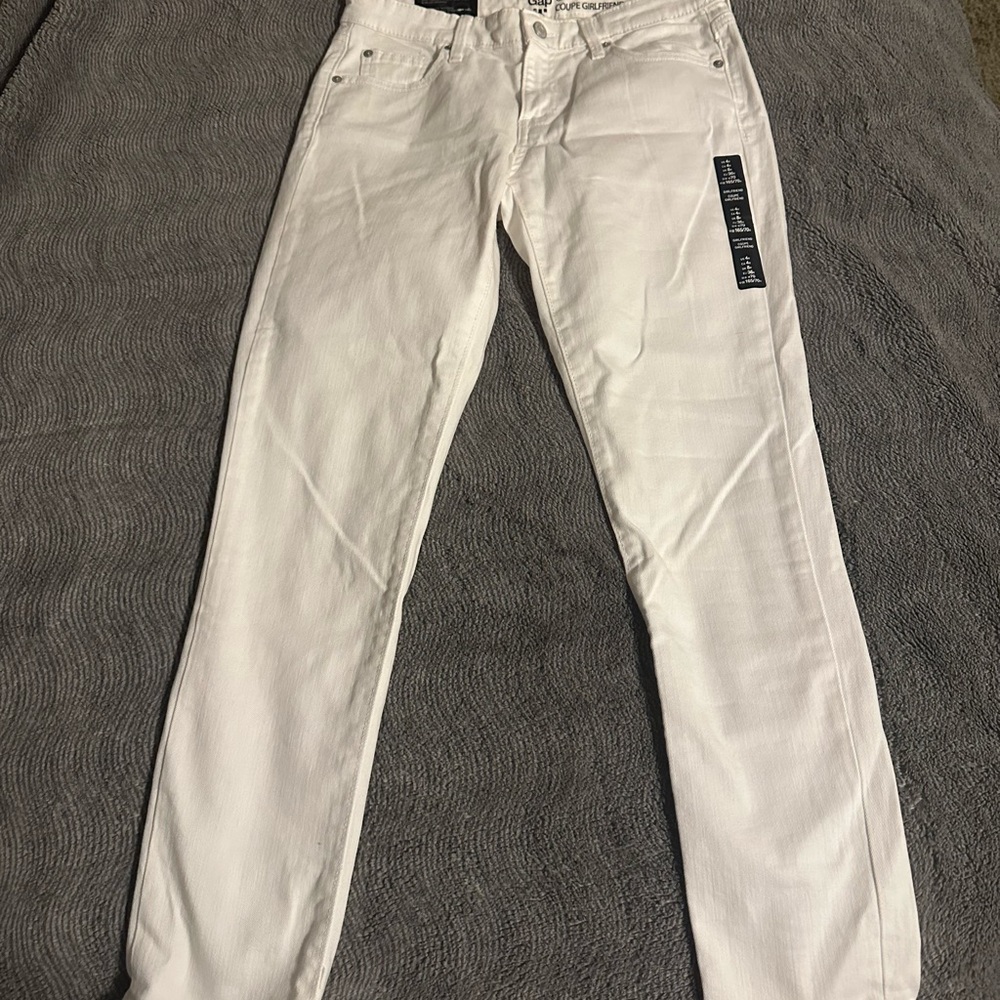 New with tags, Gap Girlfriend White Jeans